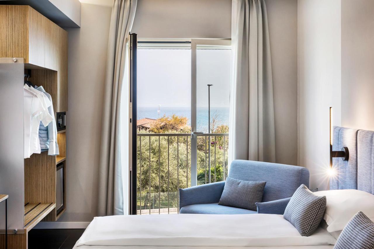 Reflection Boutique Hotels ตอสโกลาโน มาแดร์โน ภายนอก รูปภาพ