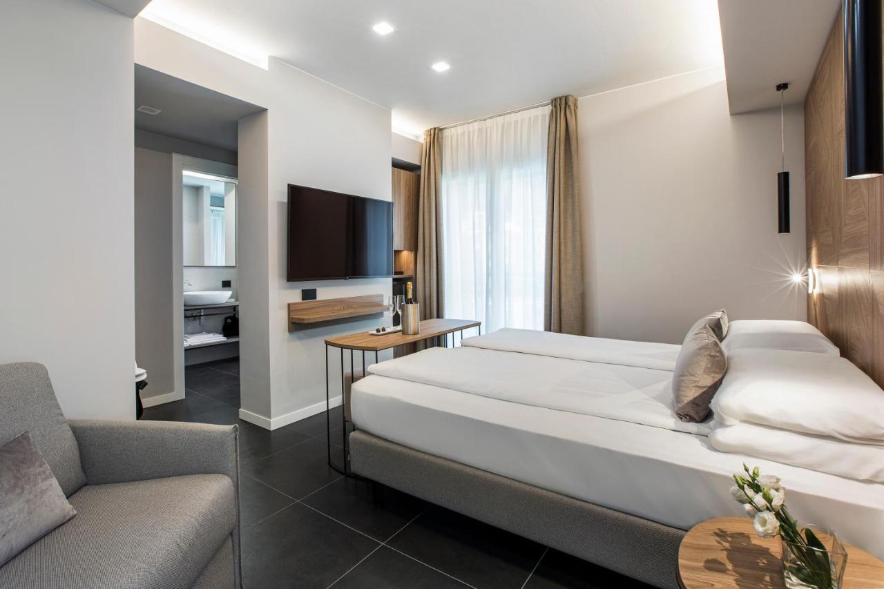 Reflection Boutique Hotels ตอสโกลาโน มาแดร์โน ภายนอก รูปภาพ