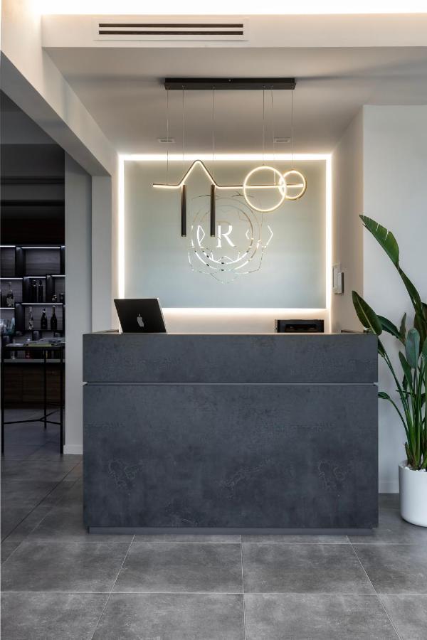 Reflection Boutique Hotels ตอสโกลาโน มาแดร์โน ภายนอก รูปภาพ