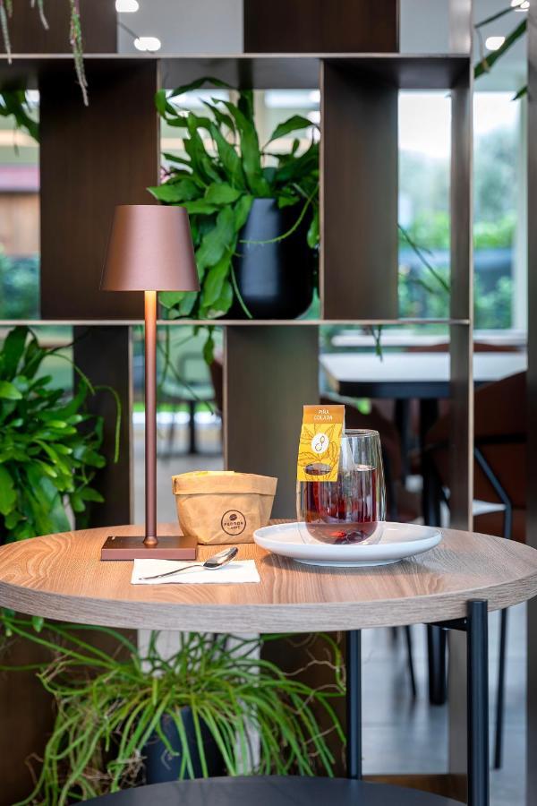 Reflection Boutique Hotels ตอสโกลาโน มาแดร์โน ภายนอก รูปภาพ