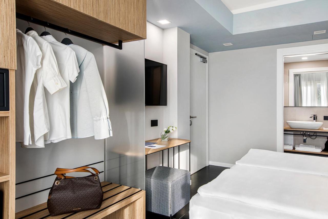 Reflection Boutique Hotels ตอสโกลาโน มาแดร์โน ภายนอก รูปภาพ